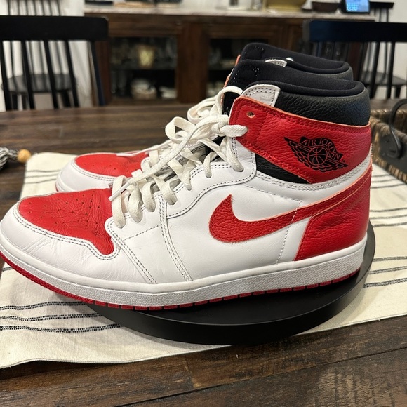 Nike Air Jordan 1 Retro High OG "Heritage" Red and White Sneakers High Top - Picture 2 of 12